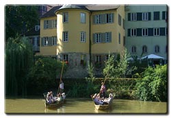 Stocherkahn Tübingen. Schmidt's Stocherkahnfahrten History-Tour